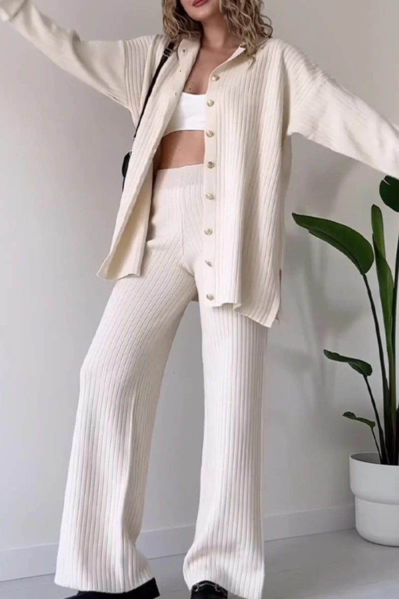 Elisa | Casual two-piece suit with plain buttons and V-neck and long sleeves - Image 4