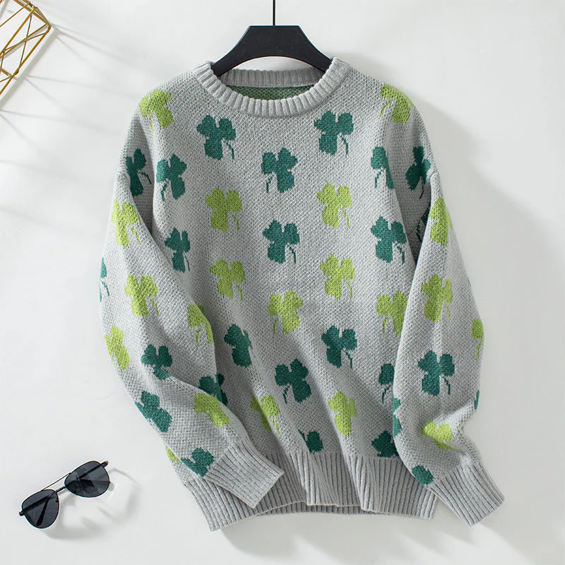 Elisa | Knitted sweater with a lucky clover pattern