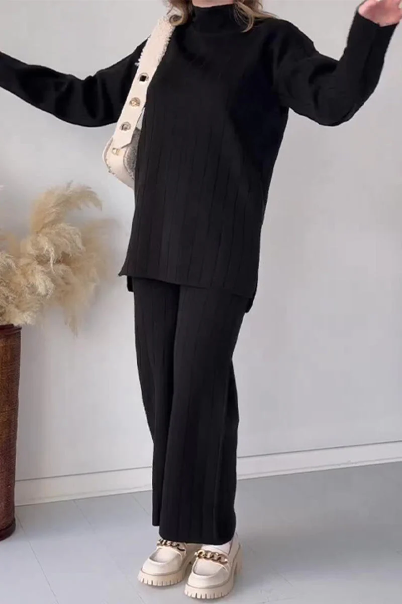Elizabeth | Casual, plain three-quarter length two-piece suit with an O-neck and slit - Image 2