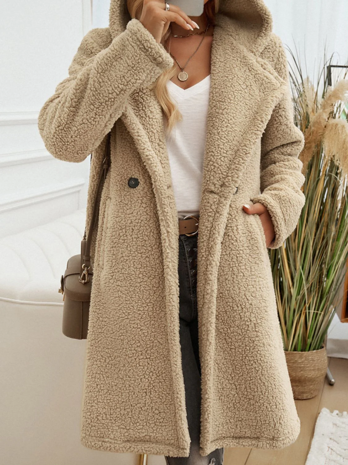 Elsa | Long sleeve teddy coat with hood and pockets - Image 5