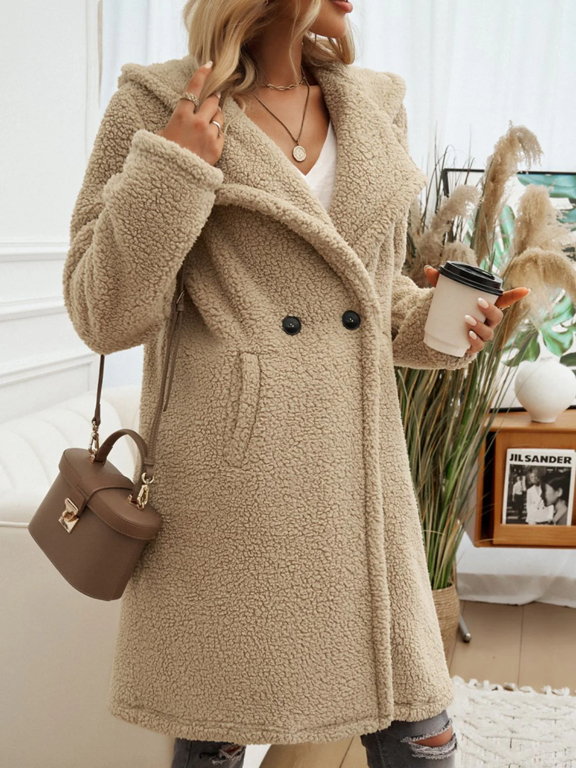 Elsa | Long sleeve teddy coat with hood and pockets - Image 6