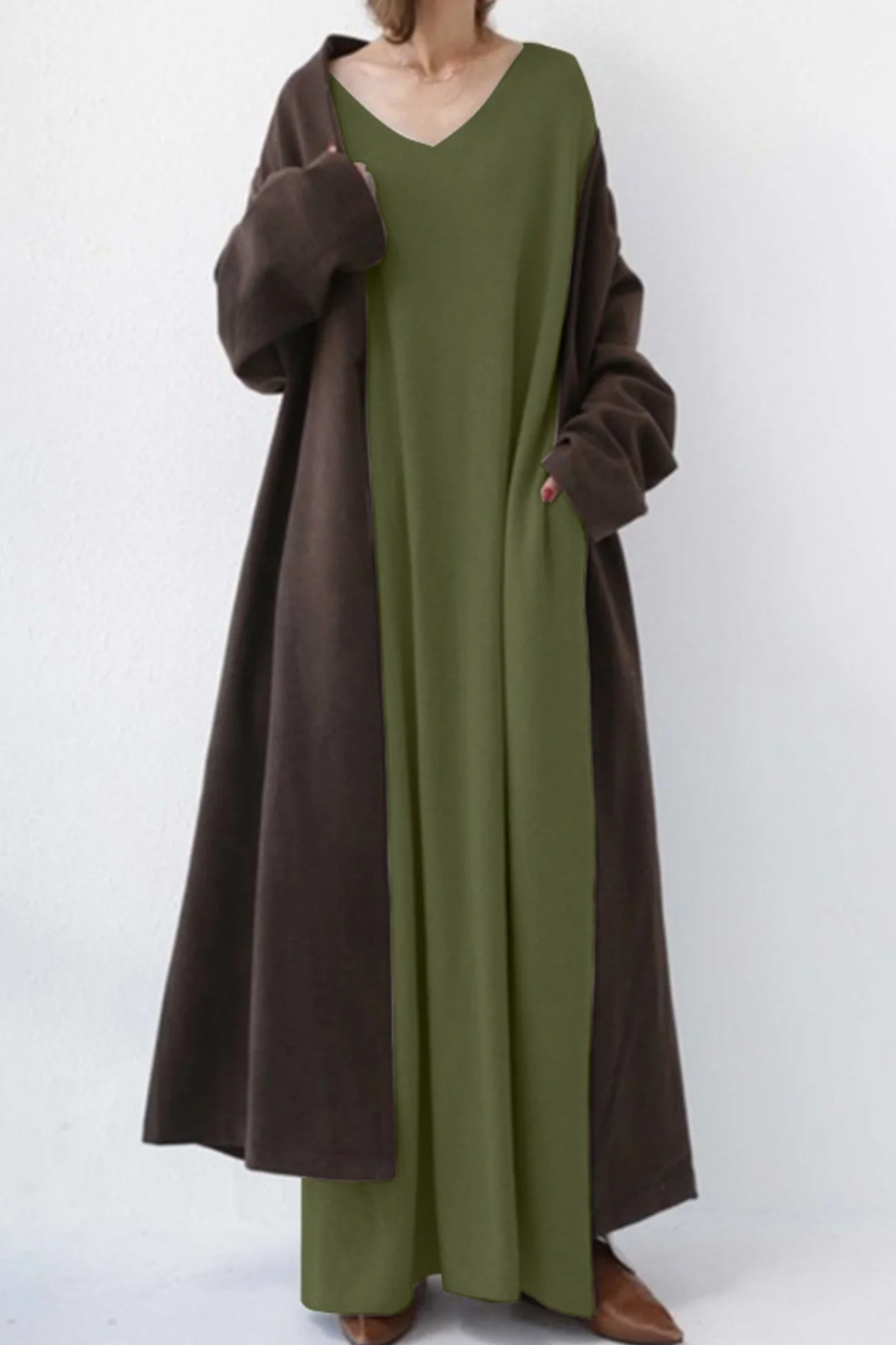 Elsa | V-neck sweatshirt dress with slit hem - Image 10