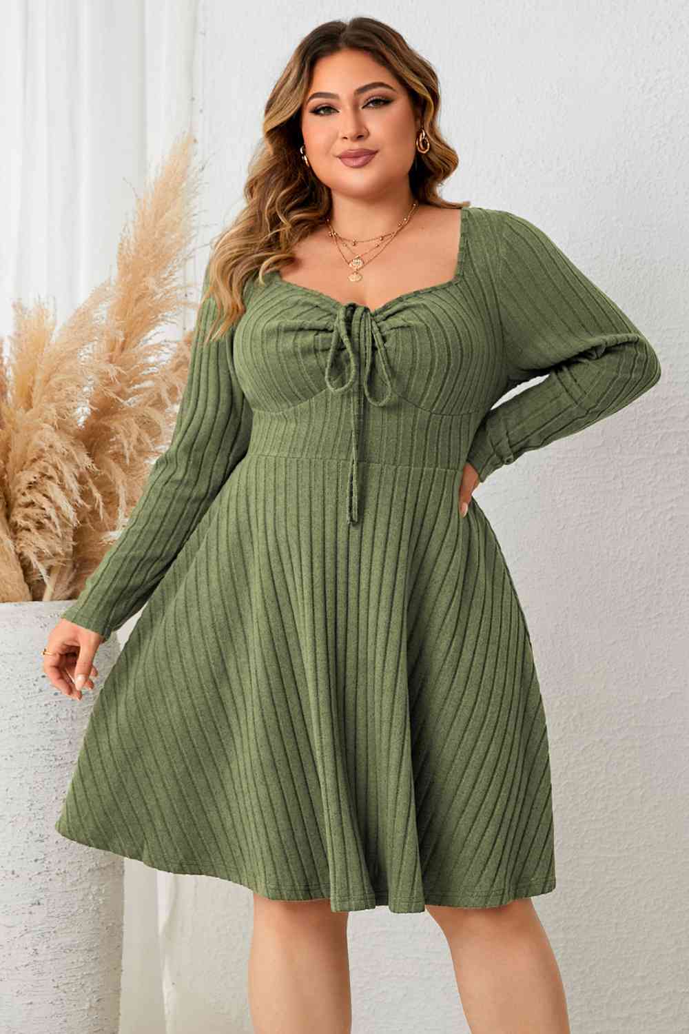 Email® | Fashionable and effortless   dress - Image 2