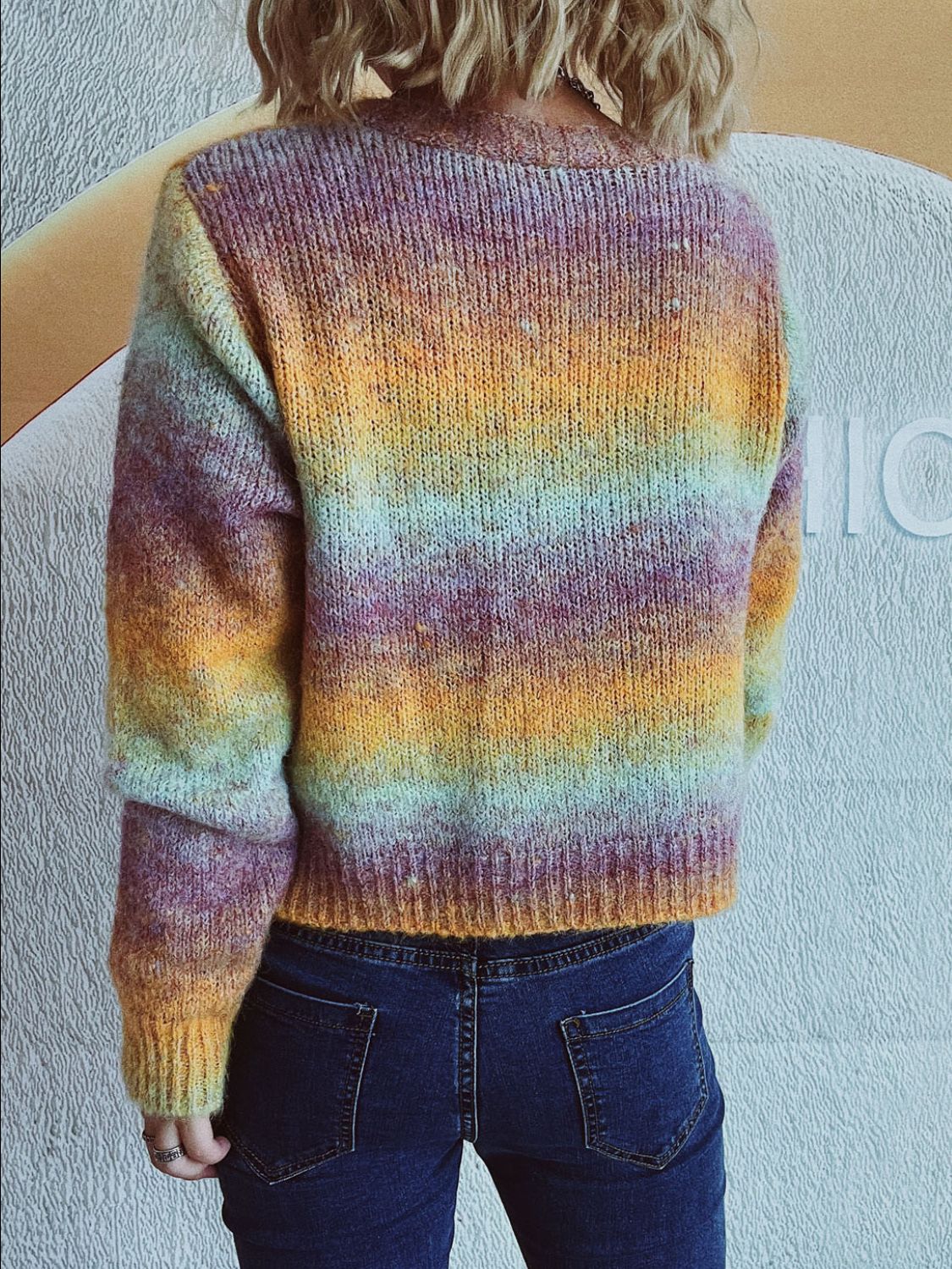 Estela | V-neck cardigan with gradient heart-shaped buttons - Image 12