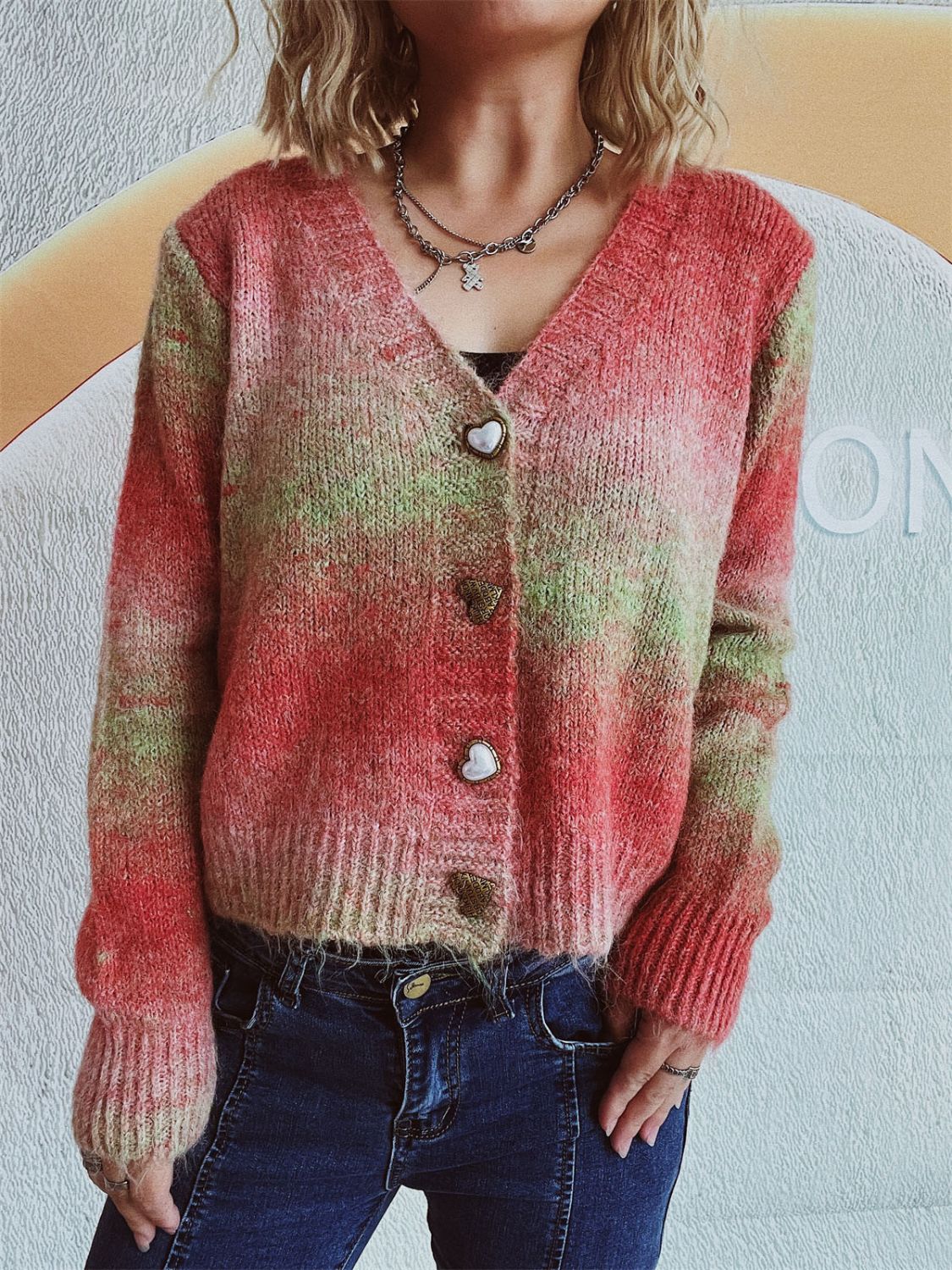 Estela | V-neck cardigan with gradient heart-shaped buttons - Image 3
