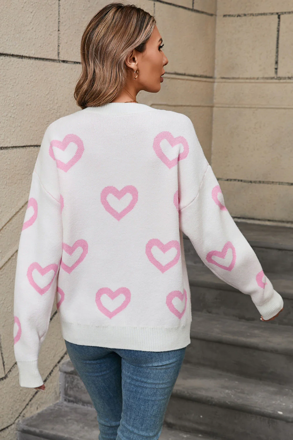Estrella | Heart-shaped, long-sleeved sweater with a crew neck and dropped shoulders - Image 8