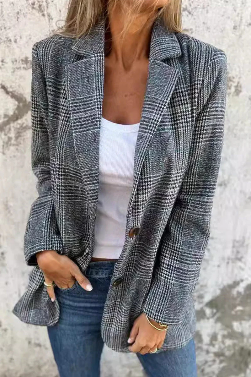 Evelina | Casual outerwear with checked buttons and contrasting turn-down collar - Image 3