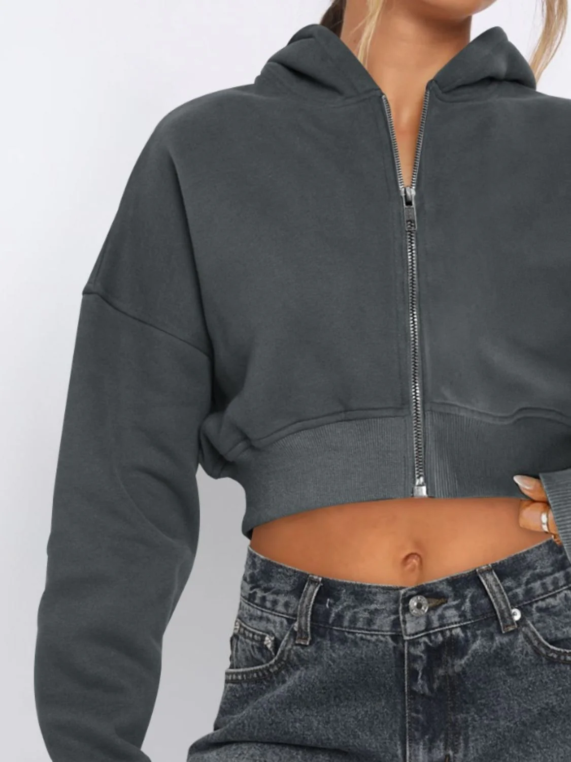Evelyn | Cropped, long-sleeved jacket with hood and zip - Image 12