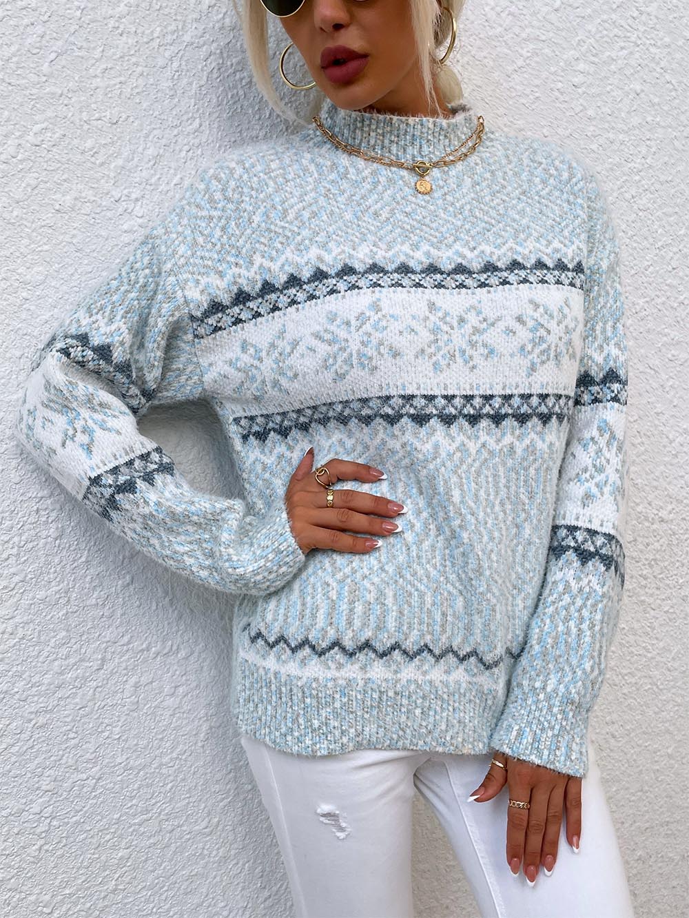 Evelyn | Mid-length sweater with a Christmas snowflake knit - Image 12