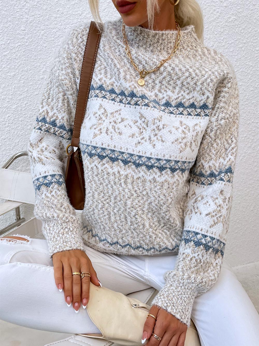 Evelyn | Mid-length sweater with a Christmas snowflake knit - Image 17