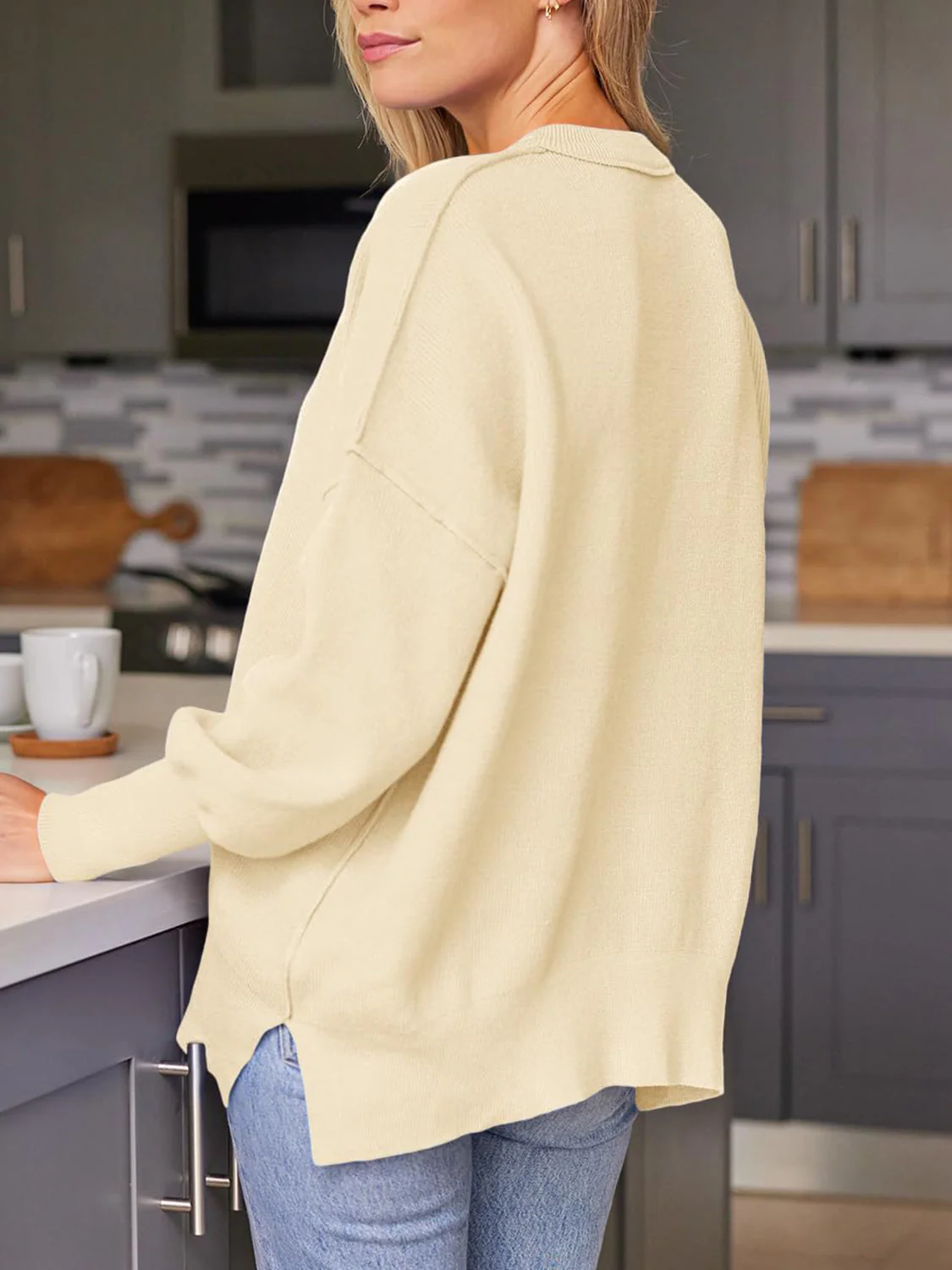 Evelyn | Slit sweater with a crew neck and dropped shoulders - Image 13