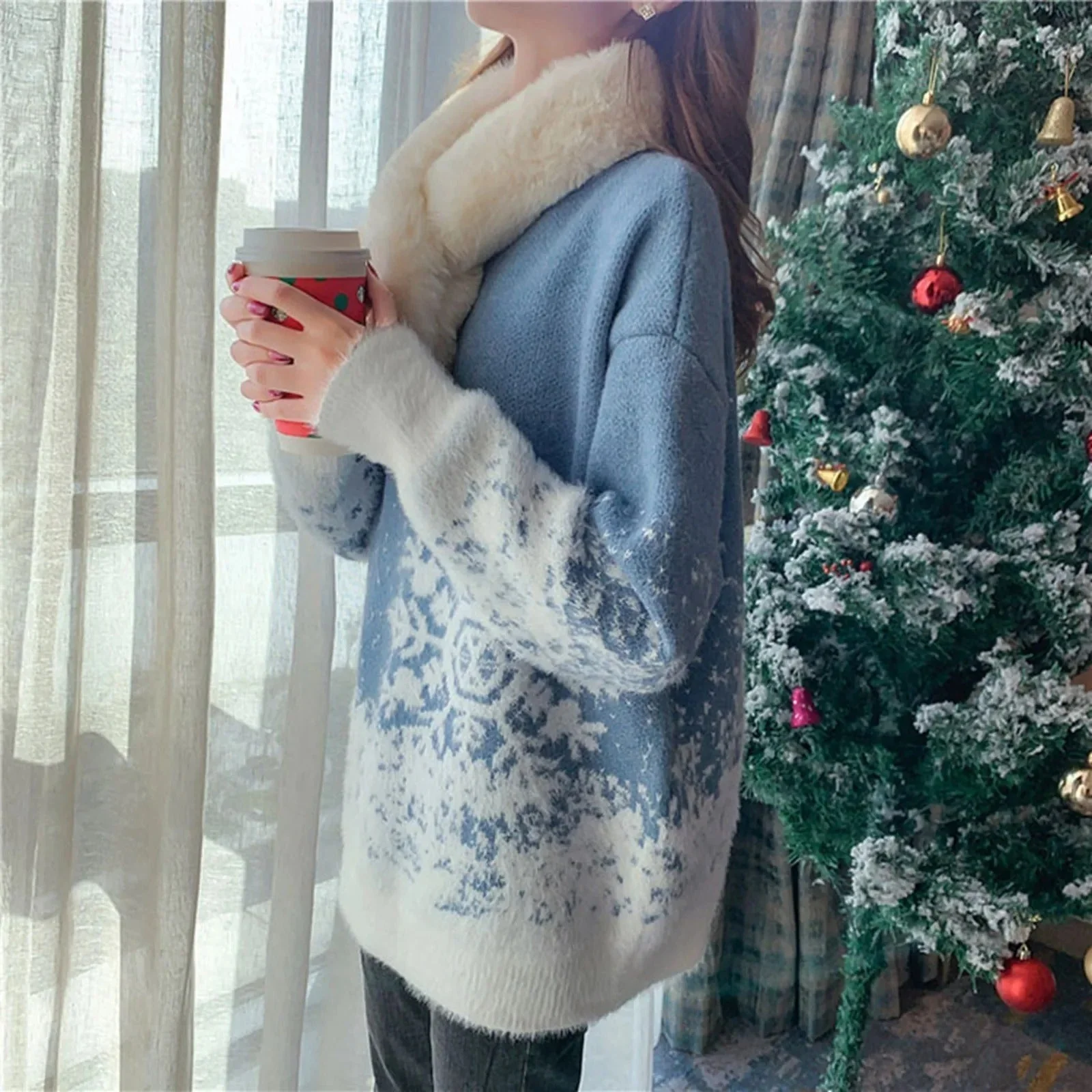 Fabiana | Fluffy sweater with a snowflake motif - Image 2