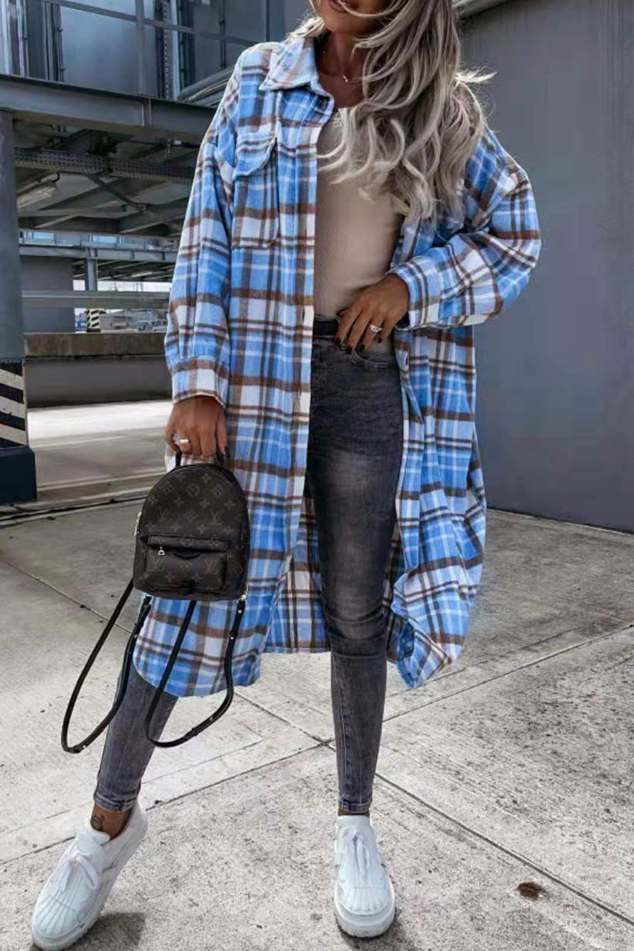 Fabienne | Long, contrasting checked jacket - Image 15
