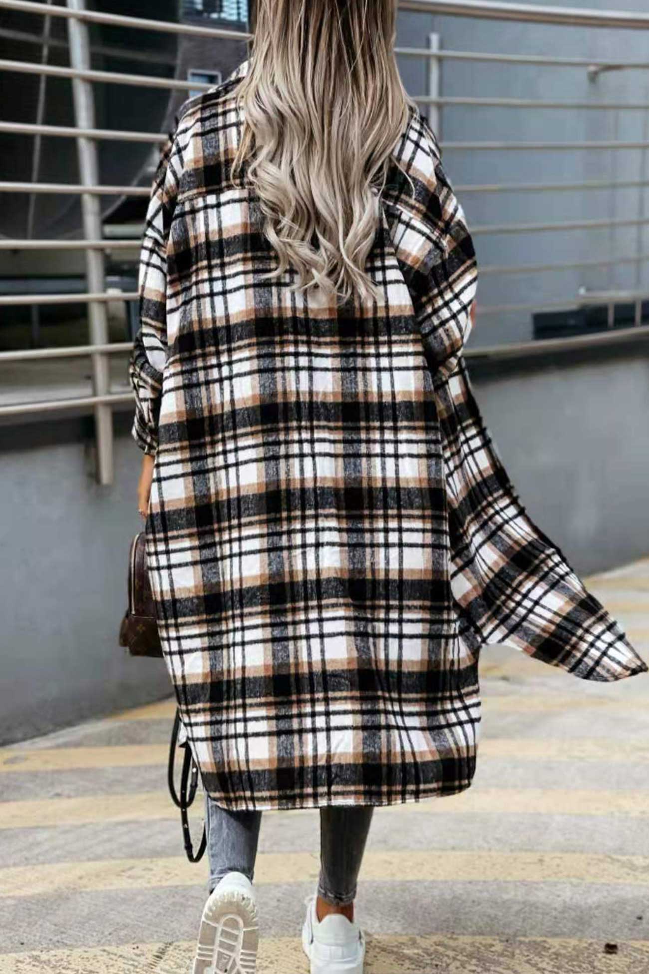 Fabienne | Long, contrasting checked jacket - Image 8