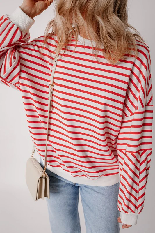 Fabienne | Loose women's sweatshirt with low shoulders and a crew neck - Image 2