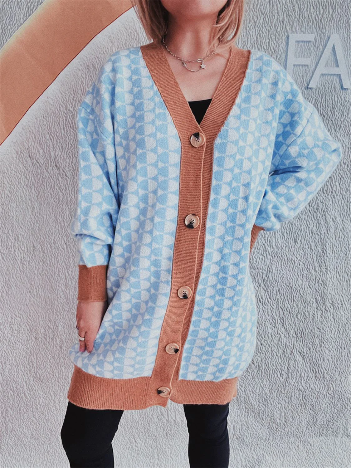 Fabiola | Geometric cardigan with buttons and contrast trim - Image 7