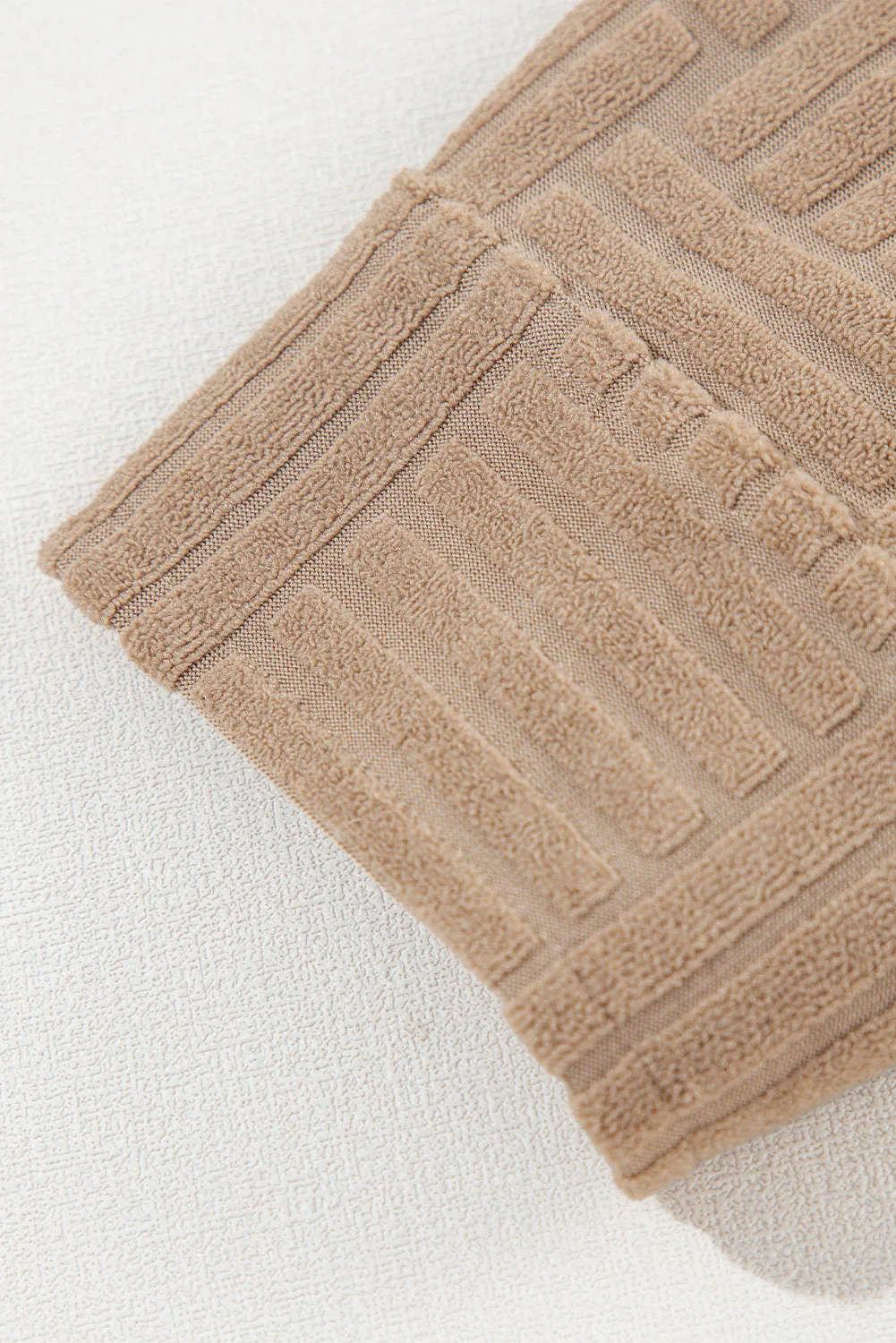 Fatima | Fashionable and minimalist winter garment - Image 11
