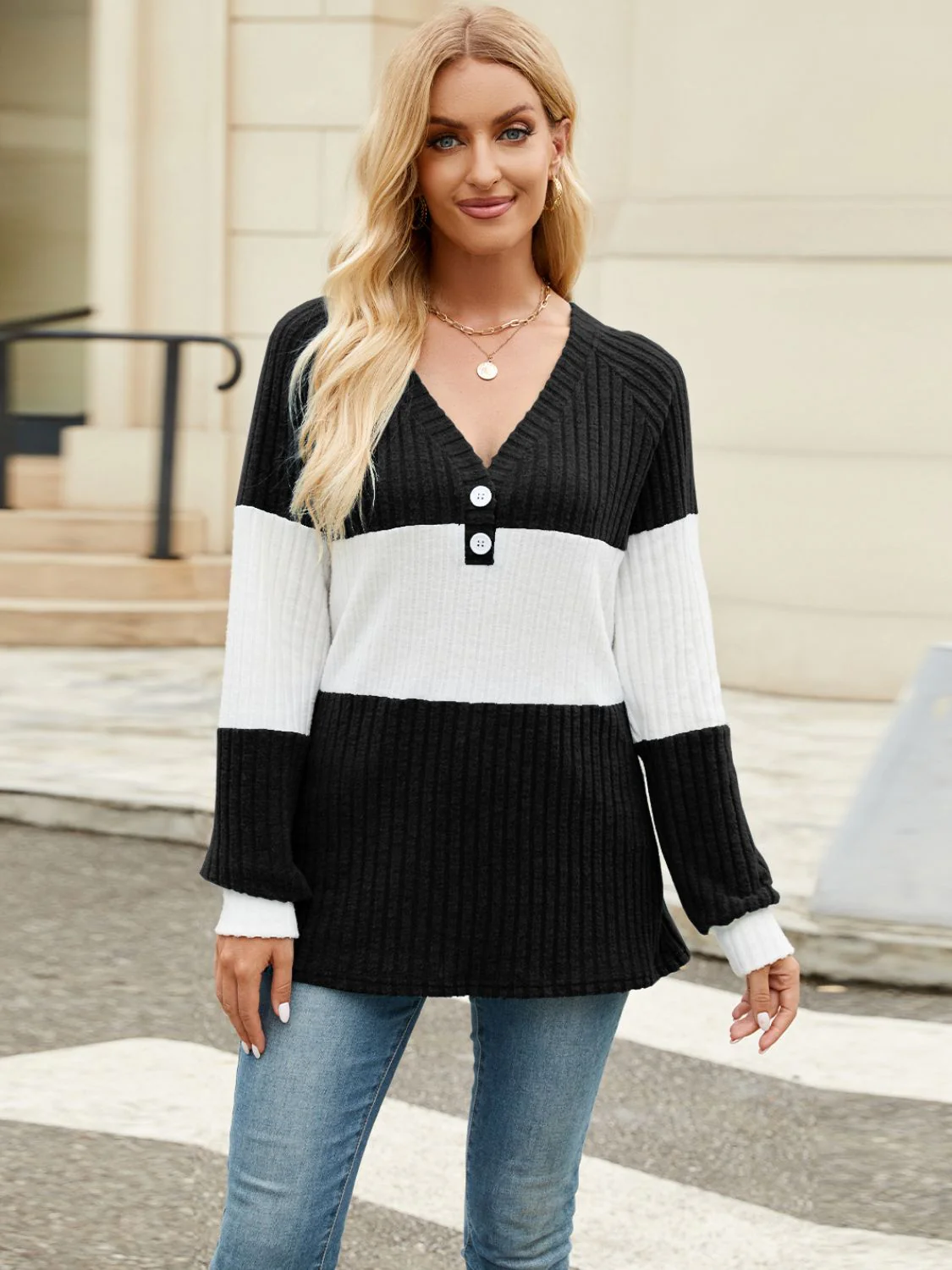 Felicidad | Color block V-neck long sleeve t-shirt - Image 33