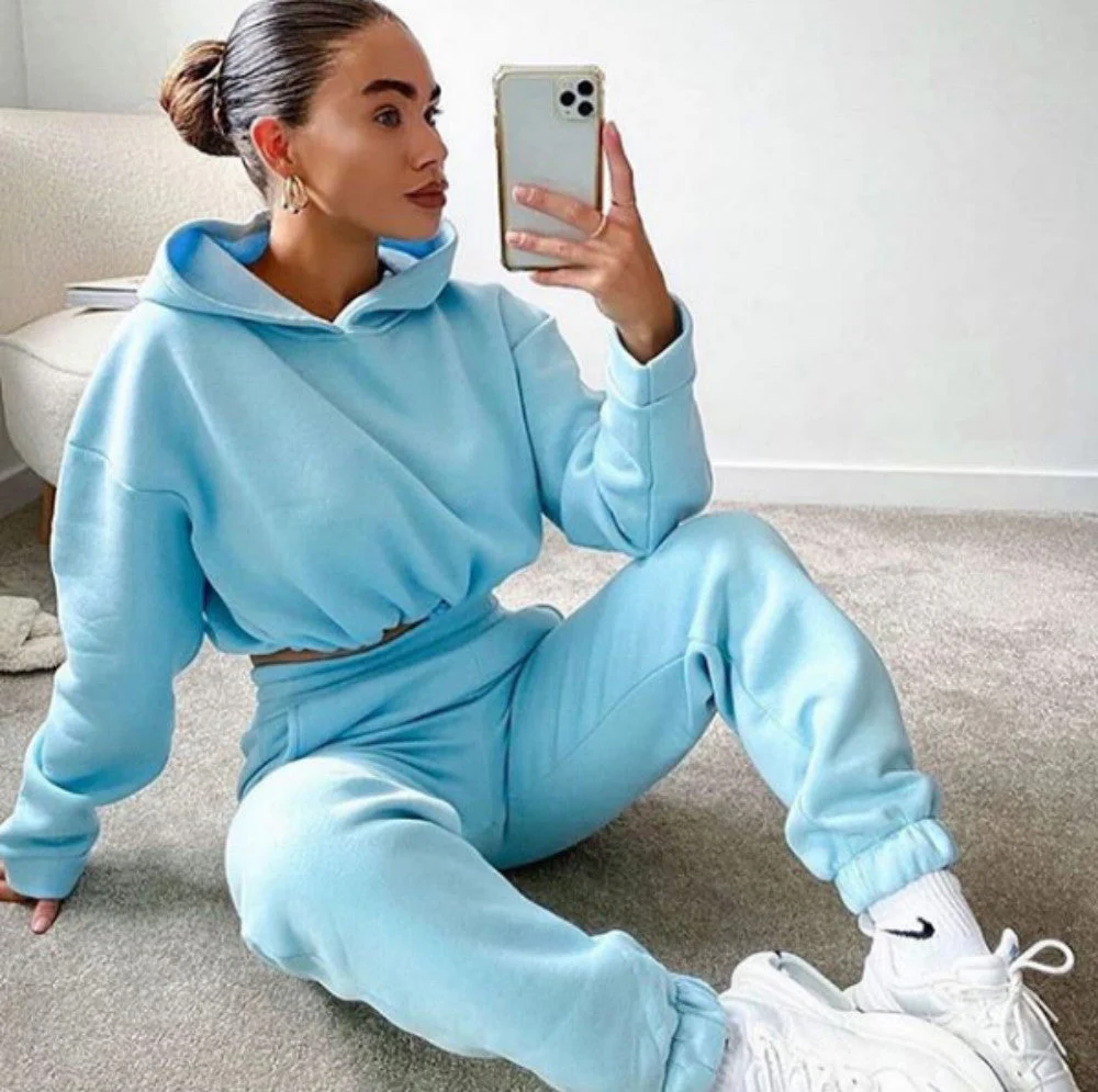 Fiorella | Stylish and comfortable tracksuit for women at home - Image 4