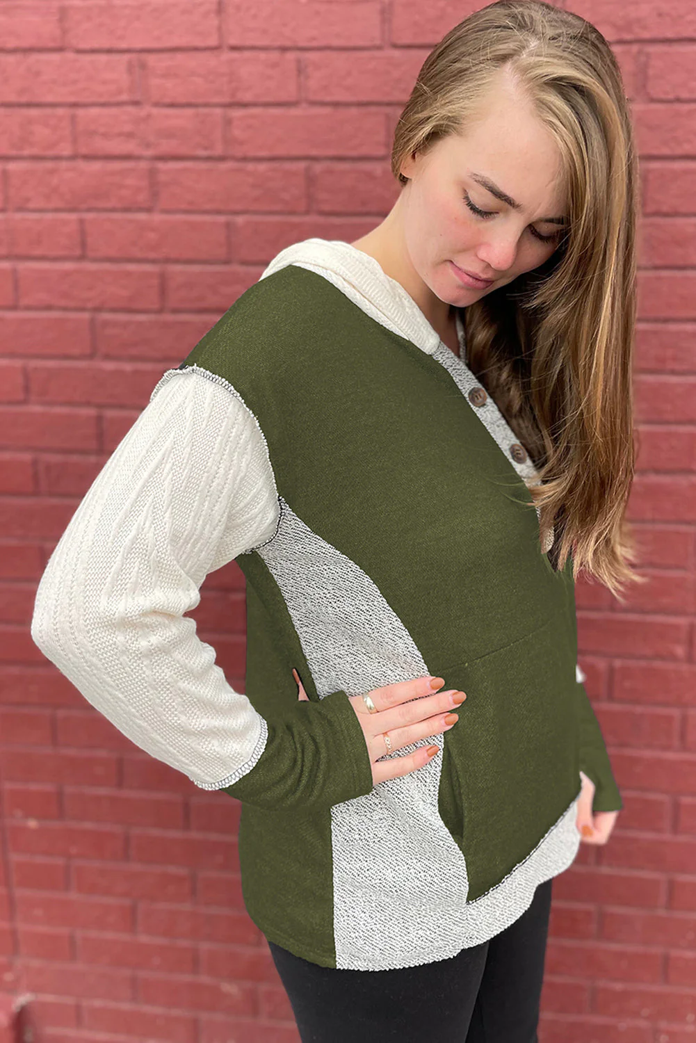 Flor | Relaxed and timeless winter hoodie - Image 2