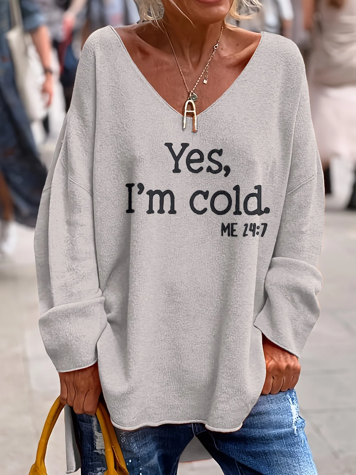 Flor | Women's V-neck sweater - Image 2