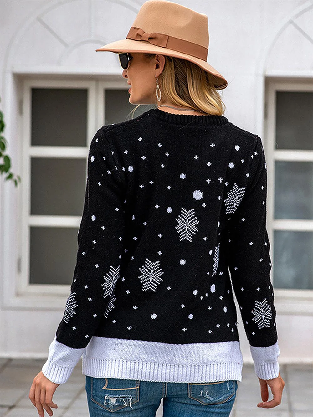 Francisca | Oversized Christmas sweater in jacquard knit with a reindeer pattern - Image 10