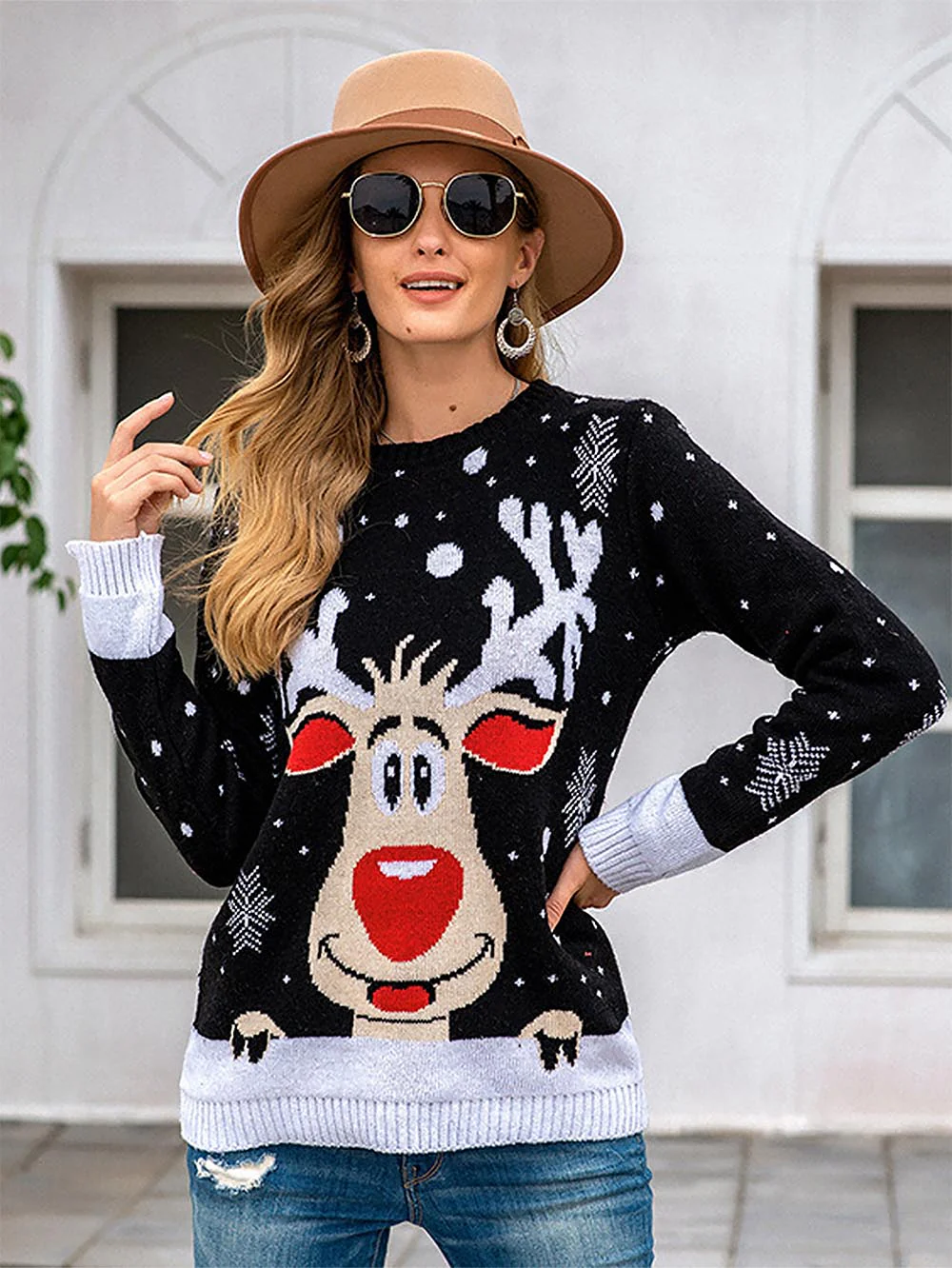 Francisca | Oversized Christmas sweater in jacquard knit with a reindeer pattern - Image 2