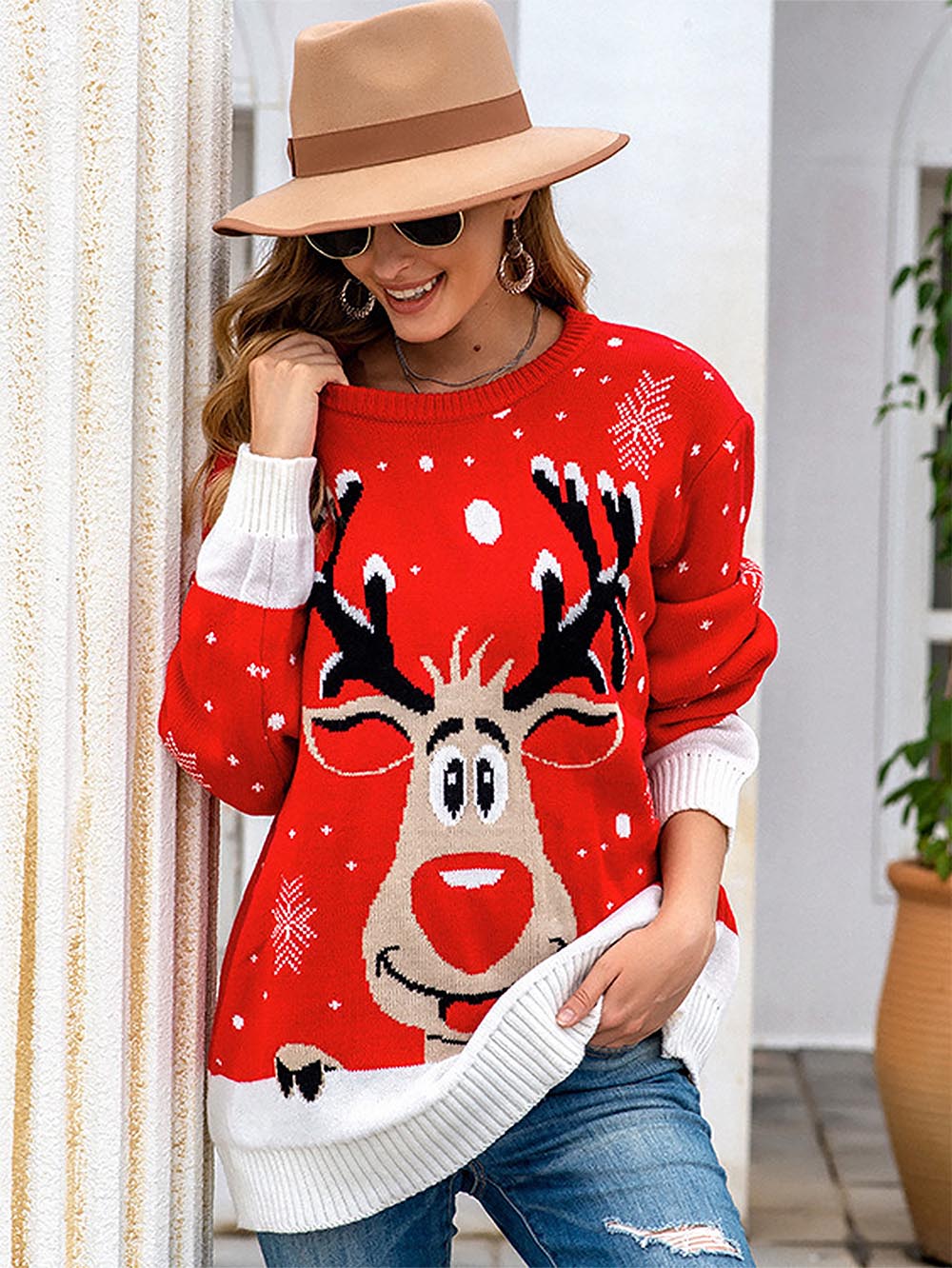 Francisca | Oversized Christmas sweater in jacquard knit with a reindeer pattern - Image 5