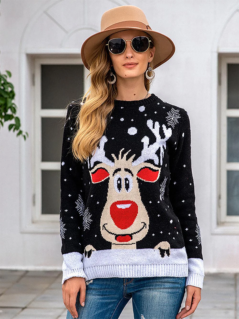 Francisca | Oversized Christmas sweater in jacquard knit with a reindeer pattern - Image 9
