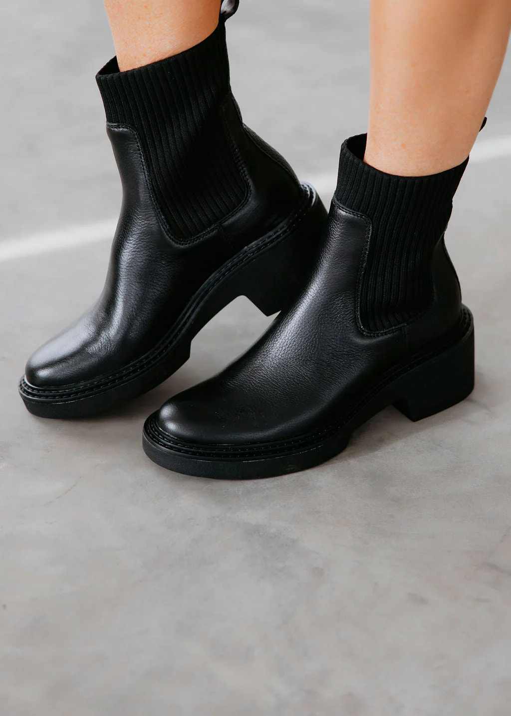 Gabriela | Comfortable and fashionable orthopedic boots - Image 3