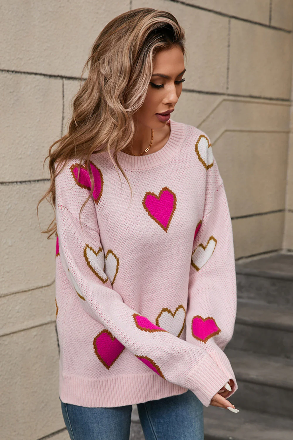 Gabriela | Contrast heart sweater with crew neck and long sleeves - Image 3
