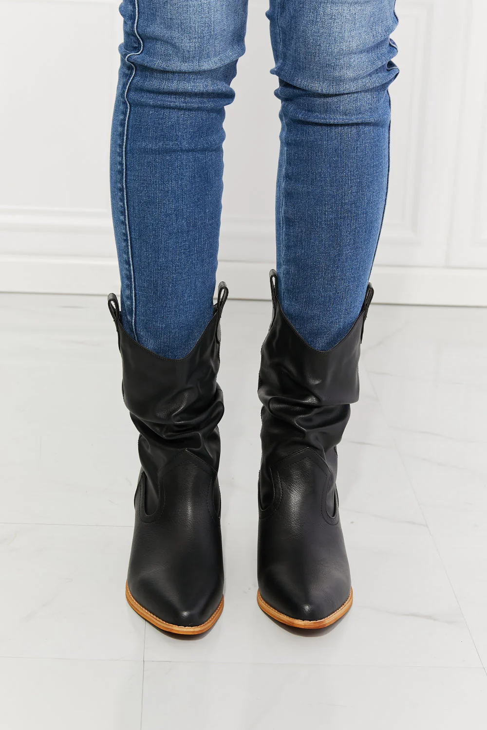 Gabriela | Elegant and detailed support boots