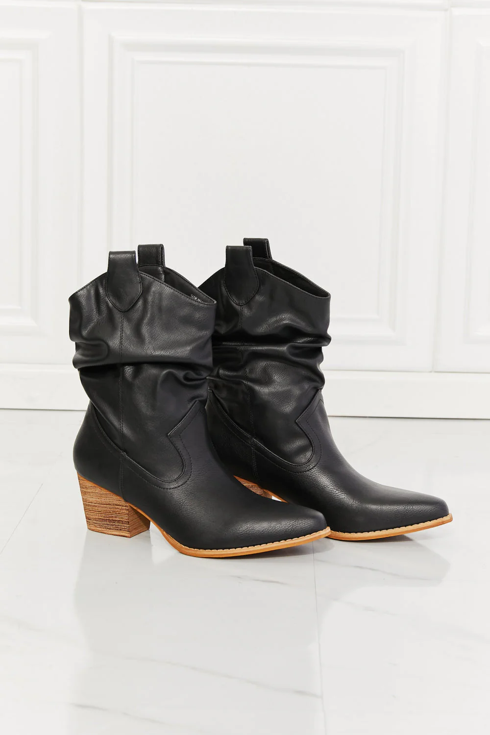 Gabriela | Elegant and detailed support boots - Image 5