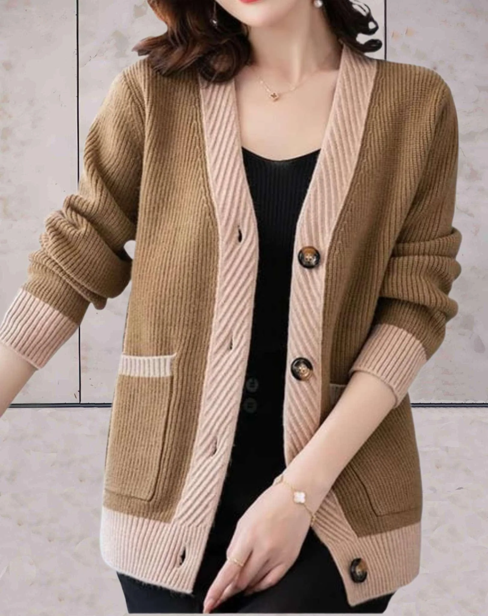 Gabriela | Elegant and versatile winter cardigan - Image 4
