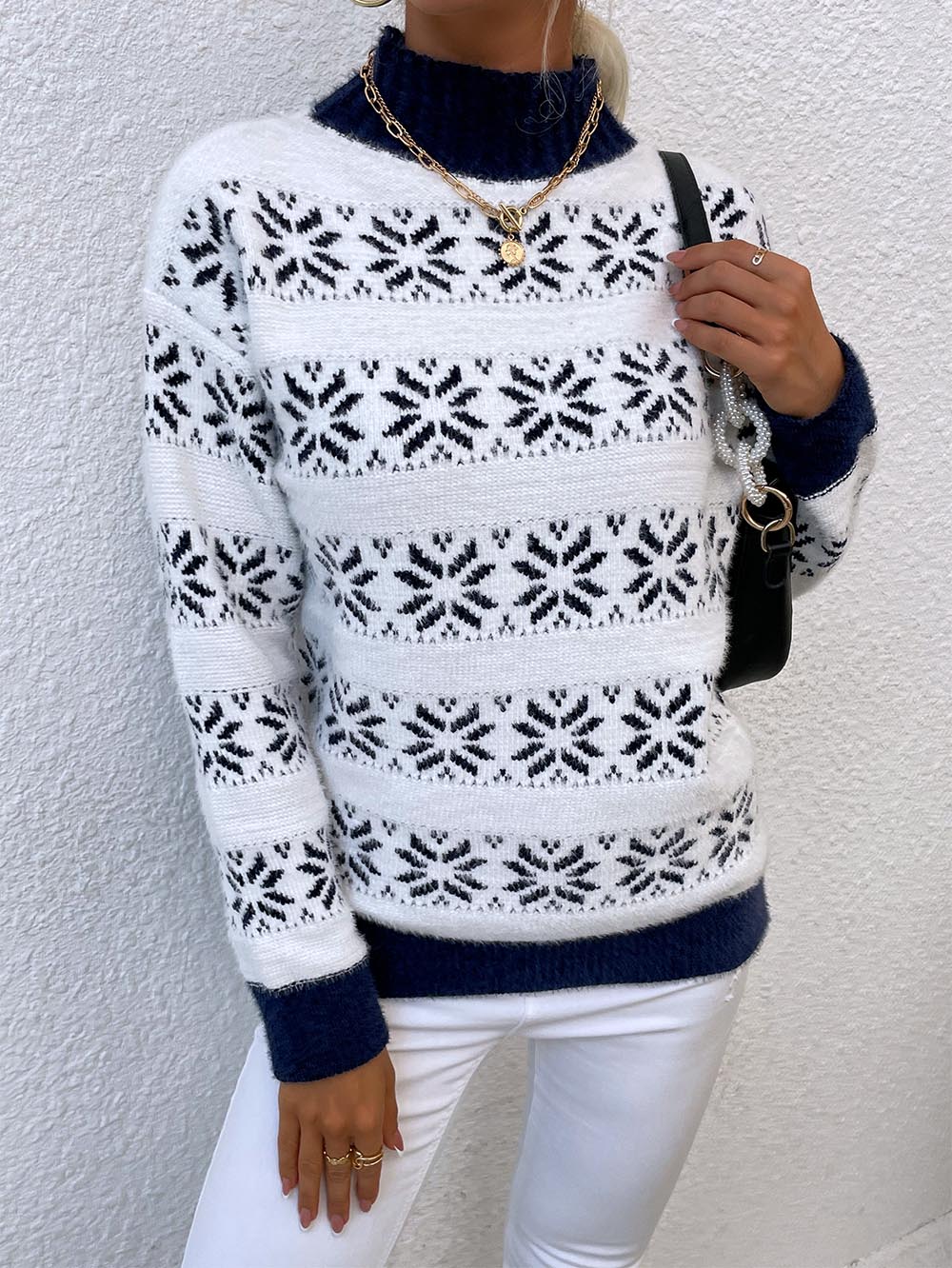 Gabriela | Jacquard Christmas sweater with snowflakes - Image 19
