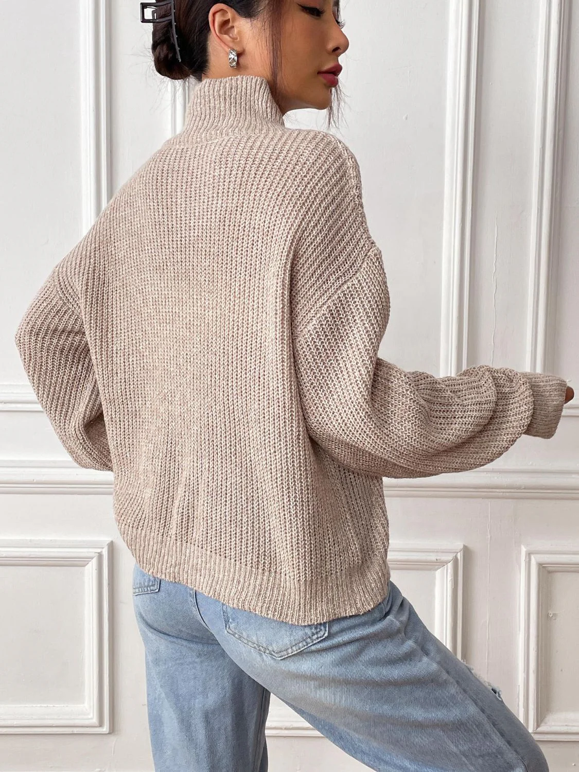 Gabriela | Long-sleeved turtleneck sweater with a heart pattern and dropped shoulders - Image 2