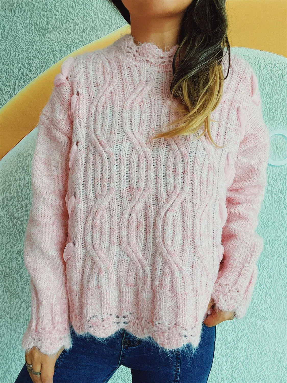 Gabriella | Long-sleeved sweater with dropped shoulders and a wavy hem - Image 4
