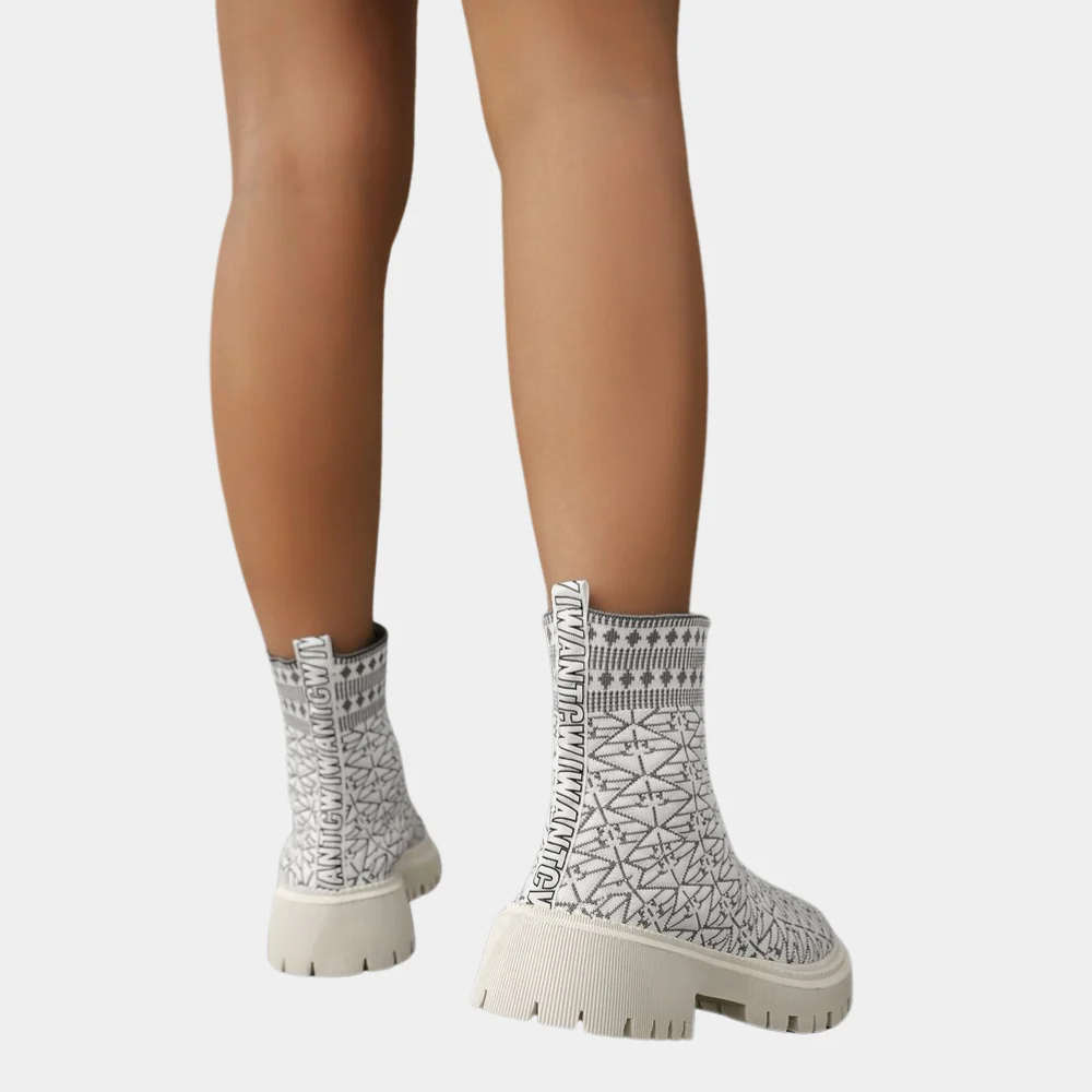 Genoveva | Elegant and detailed support boots - Image 2