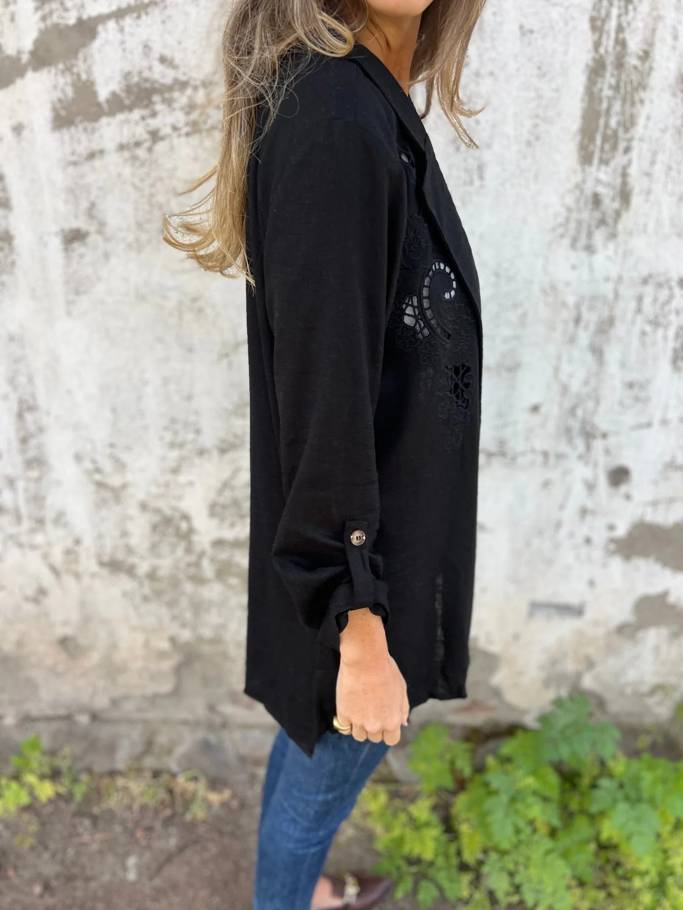 Genoveva | Shirt with embroidery - Image 8