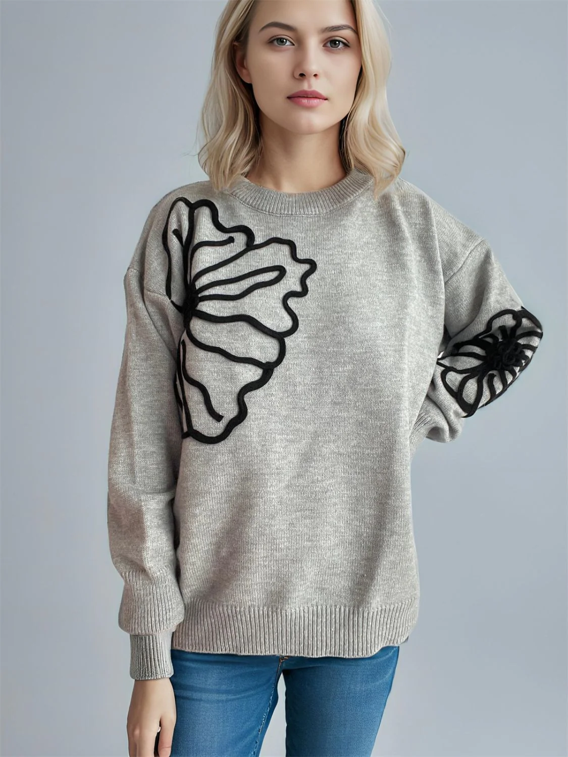 Gerda | Long-sleeved sweater with a floral crew neck - Image 3