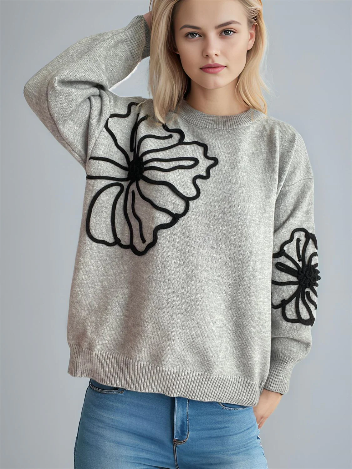Gerda | Long-sleeved sweater with a floral crew neck - Image 4