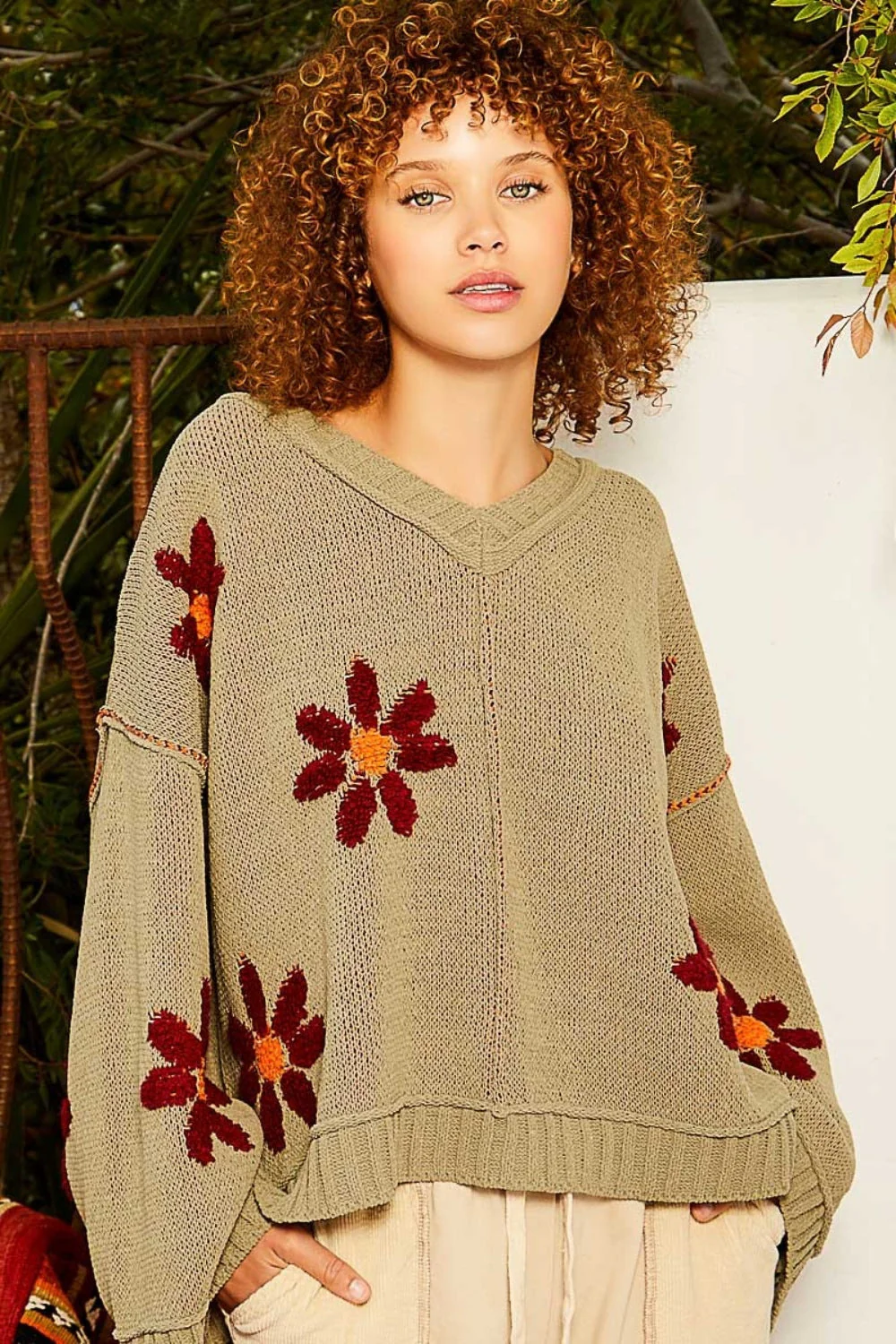 Gertrud | Floral chenille V-neck sweater