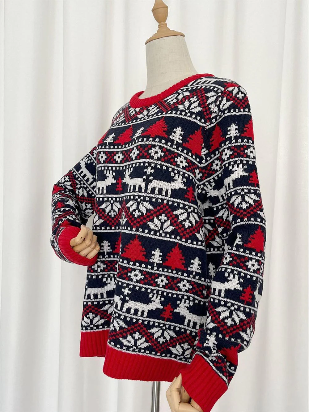 Gertrudis | Oversized Christmas Reindeer Sweater for Women - Image 9