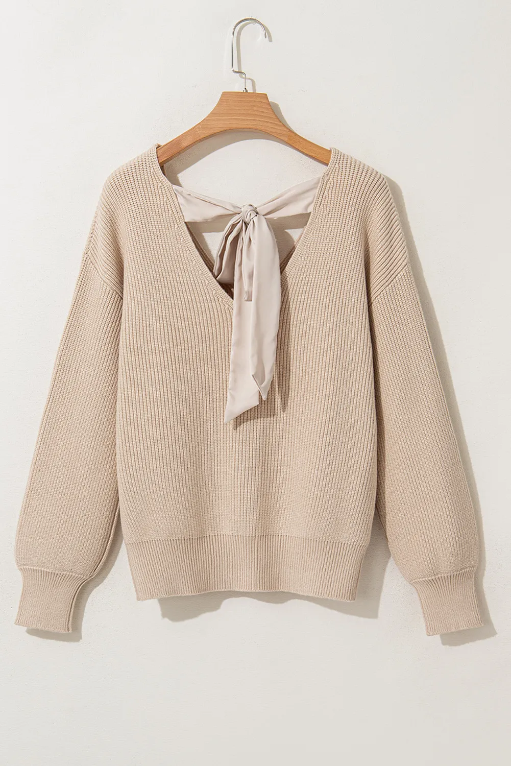 Giorgia | Long-sleeved sweater with a tied V-neck - Image 4