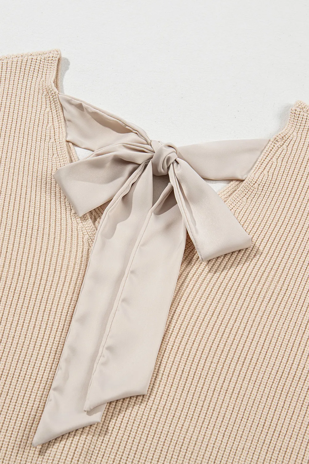 Giorgia | Long-sleeved sweater with a tied V-neck - Image 5