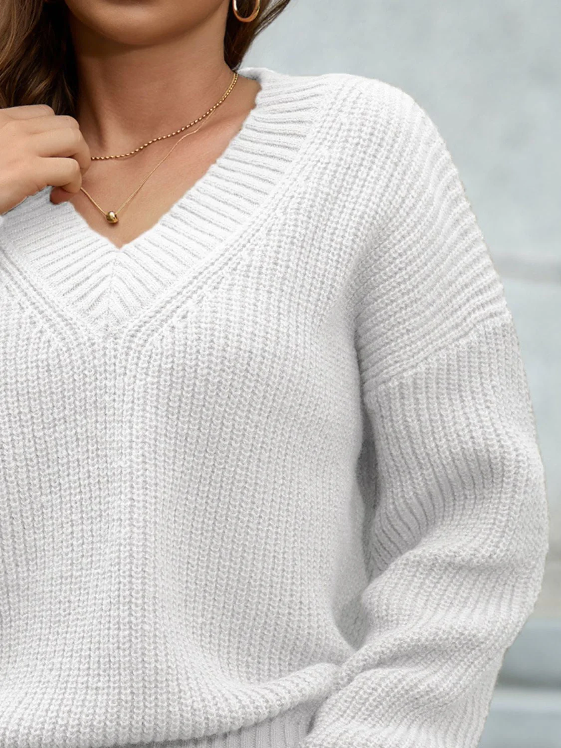 Gisela | Long-sleeved sweater with a V-neck and dropped shoulders - Image 11