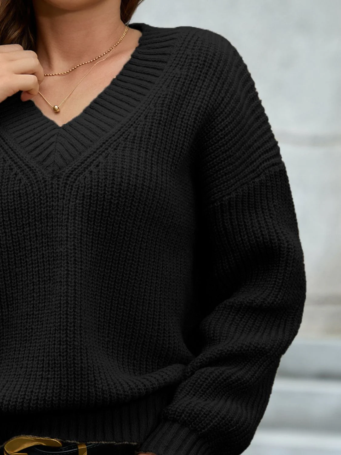 Gisela | Long-sleeved sweater with a V-neck and dropped shoulders - Image 14