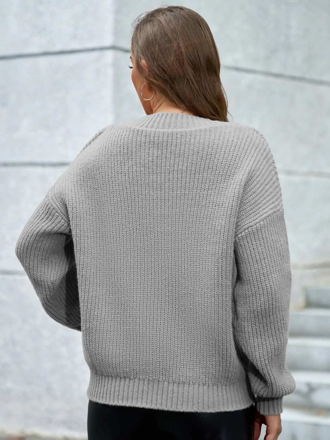Gisela | Long-sleeved sweater with a V-neck and dropped shoulders - Image 7