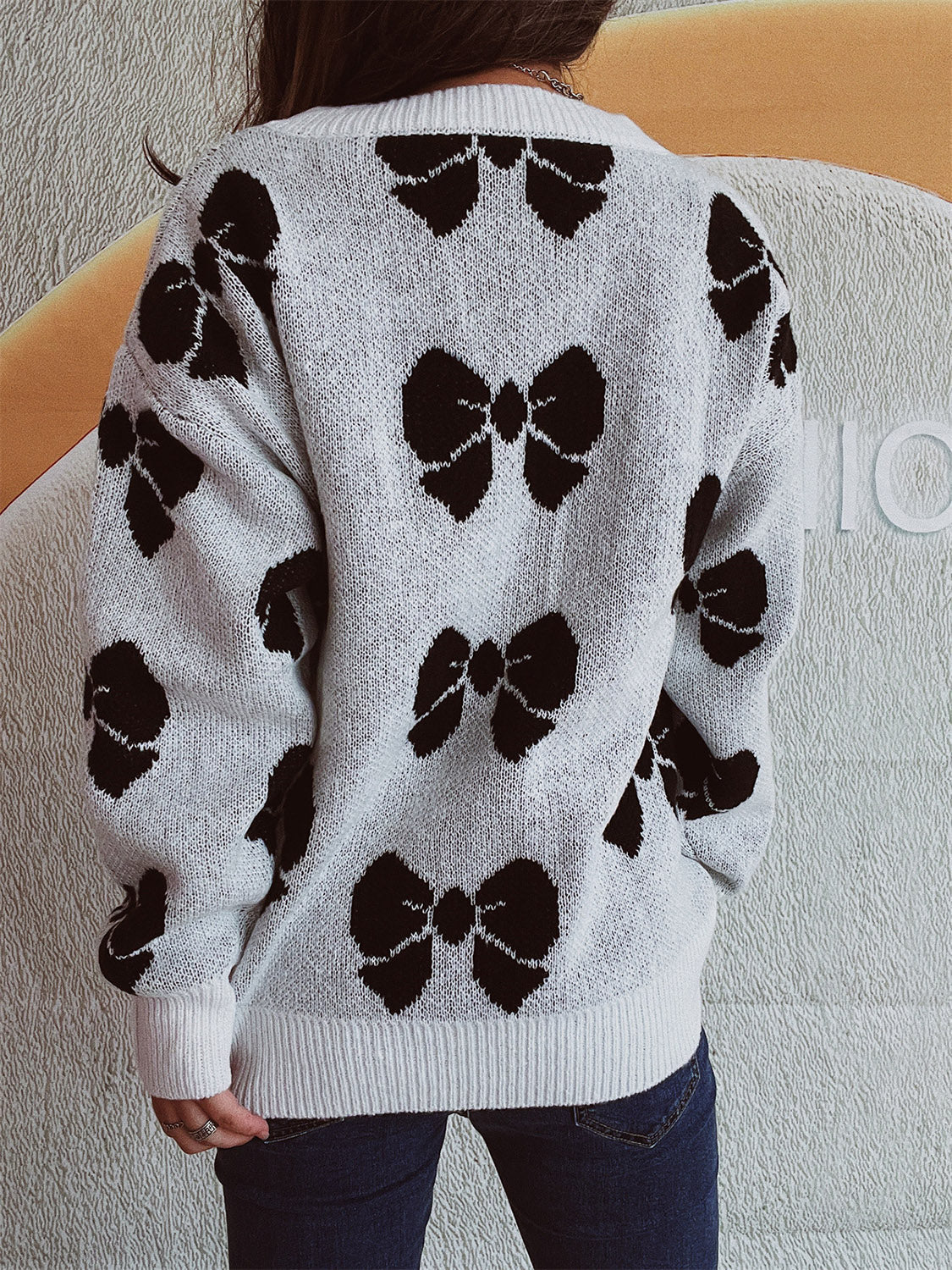 Gisela | Round neck sweater with dropped shoulder and bow - Image 2