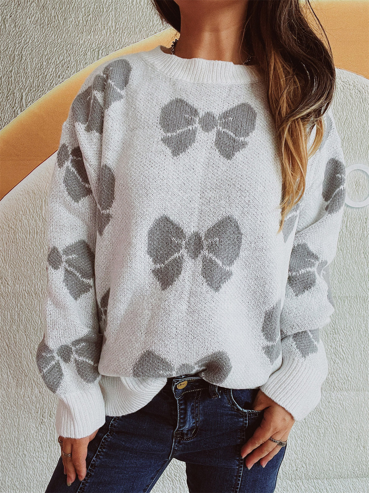 Gisela | Round neck sweater with dropped shoulder and bow - Image 6